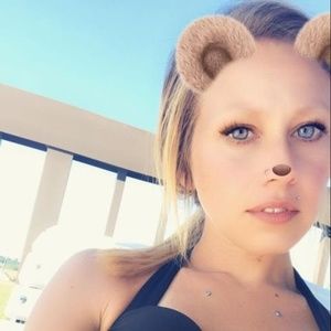 Meet your Posher, Kacey